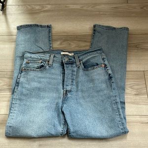 Levi’s Wedgie Straight Size 29 High-Rise Excellent Condition